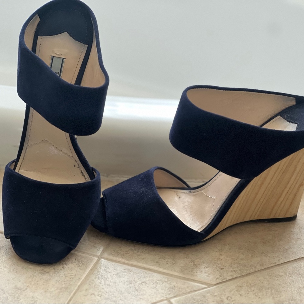 PRADA Oltremare Navy Suede Heels